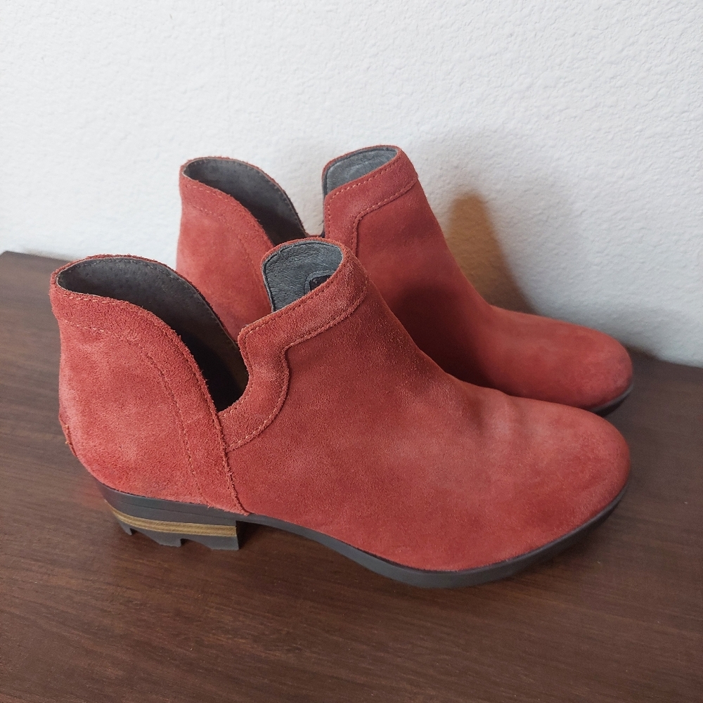Sorel Lolla Cut Out Leather Bootie Size 8‎